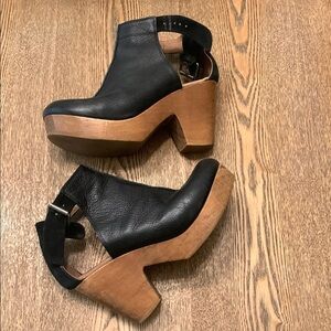 Black Leather Platform clogs free people 37
